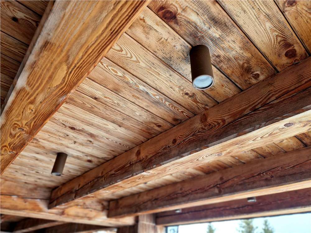 Tejado de madera exterior